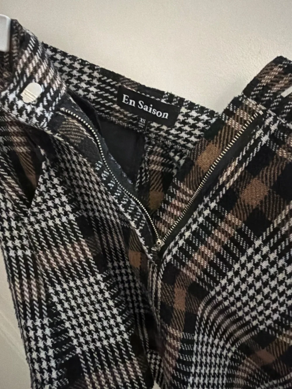 Plaid skirt - Picture 2 of 2